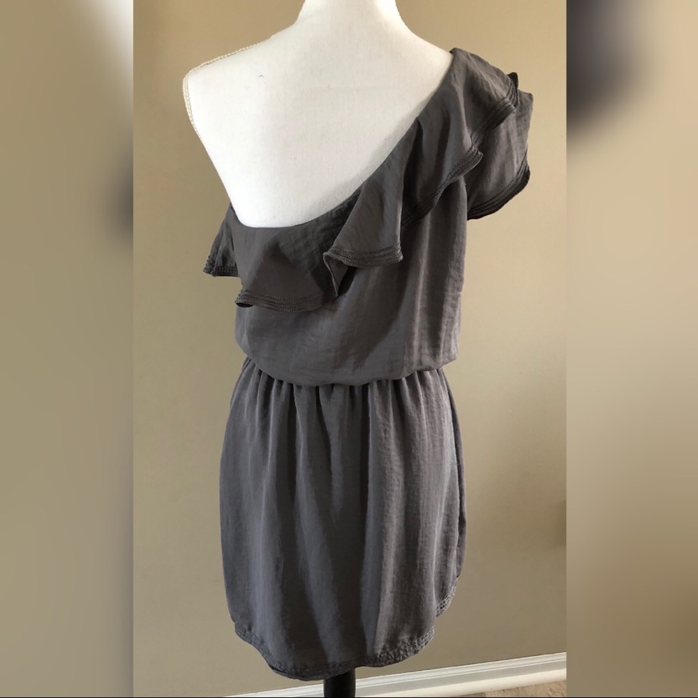 Max Studio Ruffled Dress - Picture 2 of 4